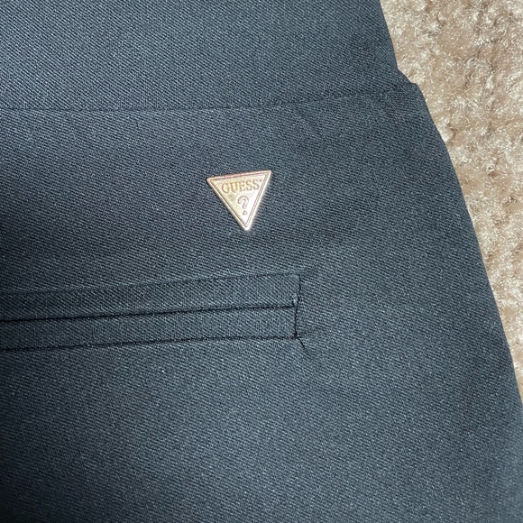 GUESS BLACK STRETCH PANTS WITH FRONT & BACK SLIT POCKETS. PULL ON. SIZE XS. - Picture 3 of 9